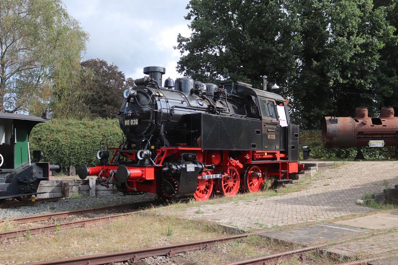 VSM locomotief 80 036 na vele jaren van revisie weer voor het publiek te zien tijdens Terug naar Toen 2026
